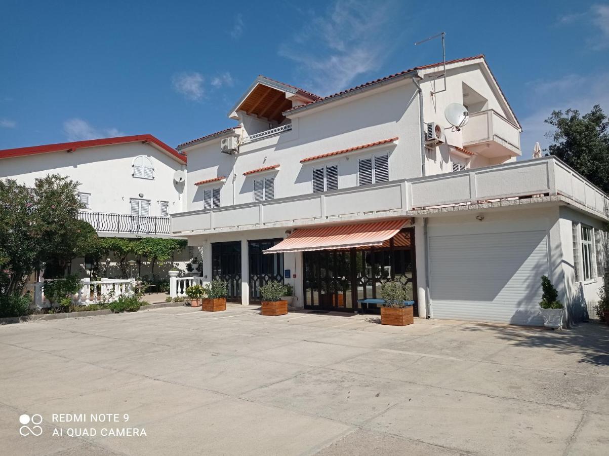 Apartment-Rooms Preka Palit Exterior foto