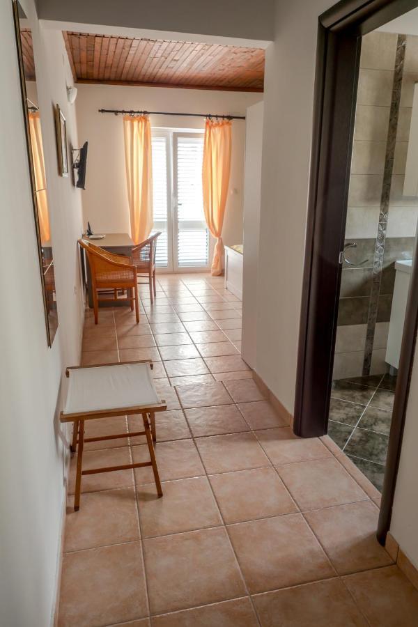 Apartment-Rooms Preka Palit Exterior foto